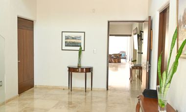 Hermosa casa en Real Santa Barbara