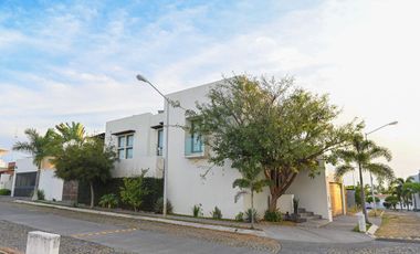 Hermosa casa en Real Santa Barbara
