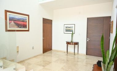 Hermosa casa en Real Santa Barbara