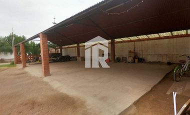 Venta parcela centro de eventos equipada en Piedra Colgada