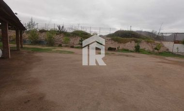 Venta parcela centro de eventos equipada en Piedra Colgada