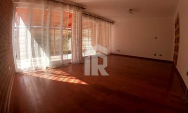 Venta de privilegiada propiedad en condominio privado