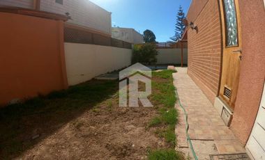 Venta de privilegiada propiedad en condominio privado