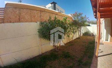 Venta de privilegiada propiedad en condominio privado
