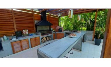 EMBASSY GARDEN. CASA VENTA