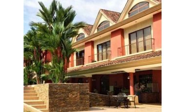 Ph Embassy Club. Casa. TownHouse.