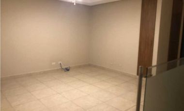 Ph Embassy Club. Casa. TownHouse.