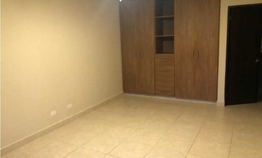 Ph Embassy Club. Casa. TownHouse.