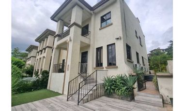 Embassy Club. TOWNHOUSE
