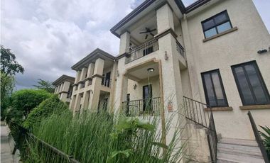 Embassy Club. TOWNHOUSE