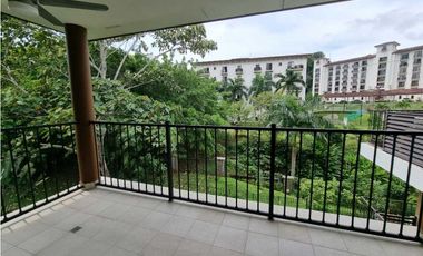 APARTAMENTO EN GARDENS. CON HERMOSA VISTA
