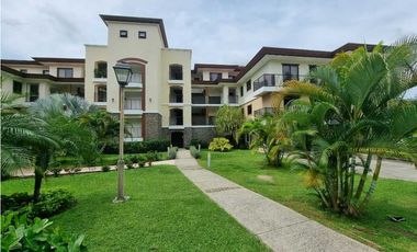 APARTAMENTO EN GARDENS. CON HERMOSA VISTA