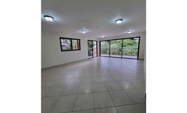 PH Embassy Club, Apartamento Impecable. Ideal para Inversión
