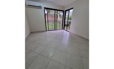 PH Embassy Club, Apartamento Impecable. Ideal para Inversión