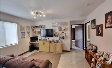 HERMOSA CASA CON AMPLIO JARDIN