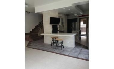 TOWN HOUSE DE ESQUINA. EMBASSY CLUB. Rentabilidad Inmediata