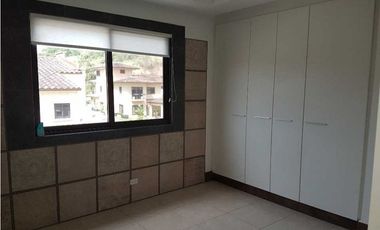 TOWN HOUSE DE ESQUINA. EMBASSY CLUB. Rentabilidad Inmediata