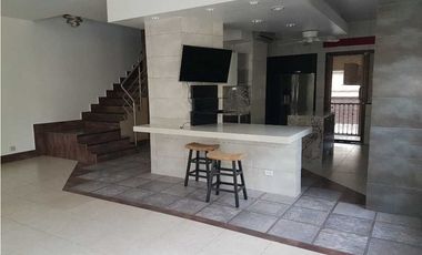 TOWN HOUSE DE ESQUINA. EMBASSY CLUB. Rentabilidad Inmediata