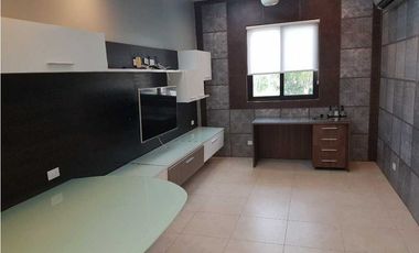 TOWN HOUSE DE ESQUINA. EMBASSY CLUB. Rentabilidad Inmediata