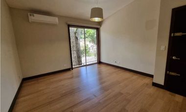 CASA REMODELADA. EMBASSY GARDEN. VENTA CON INQUILINO