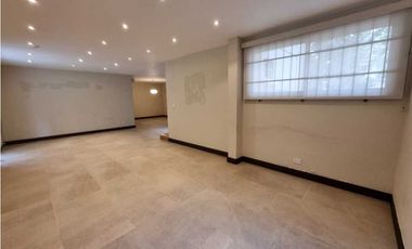 CASA REMODELADA. EMBASSY GARDEN. VENTA CON INQUILINO