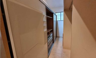 CASA REMODELADA. EMBASSY GARDEN. VENTA CON INQUILINO