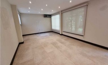 CASA REMODELADA. EMBASSY GARDEN. VENTA CON INQUILINO