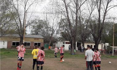 ¡Oportunidad  Alquiler predio deportivo ideal clubes de Futbol, etc!