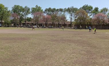 ¡Oportunidad  Alquiler predio deportivo ideal clubes de Futbol, etc!