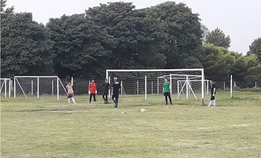 ¡Oportunidad  Alquiler predio deportivo ideal clubes de Futbol, etc!