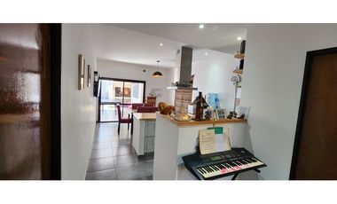 CASA 3 AMBIENTES con cochera CENTRO DE ITUZAINGO lado Norte