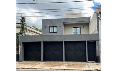 CASA 3 AMBIENTES con cochera CENTRO DE ITUZAINGO lado Norte