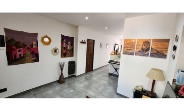 CASA 3 AMBIENTES con cochera CENTRO DE ITUZAINGO lado Norte