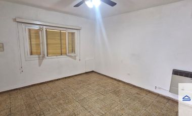 Casa en alquiler de 2 dormitorios c/ cochera en Maipú
