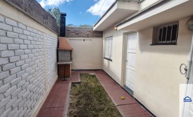 Casa en alquiler de 2 dormitorios c/ cochera en Maipú