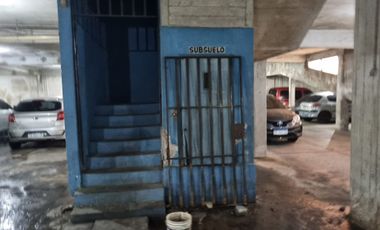 VENTA DE COCHERA CUBIERTA CENTRO DE EN LANUS ESTE