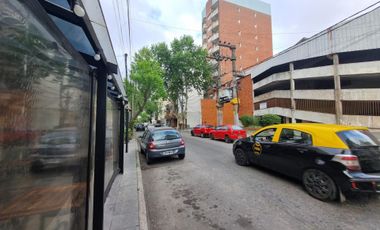 VENTA DE COCHERA CUBIERTA CENTRO DE EN LANUS ESTE