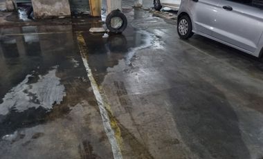 VENTA DE COCHERA CUBIERTA CENTRO DE EN LANUS ESTE