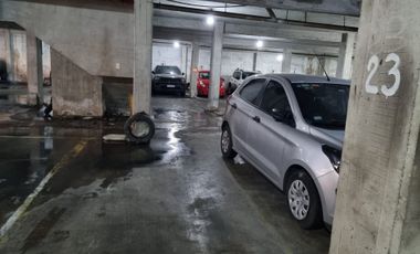 VENTA DE COCHERA CUBIERTA CENTRO DE EN LANUS ESTE
