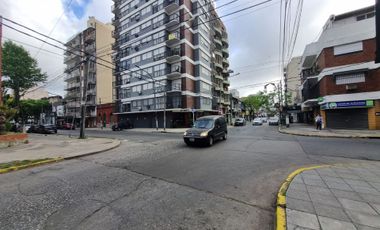 VENTA DE COCHERA CUBIERTA CENTRO DE EN LANUS ESTE