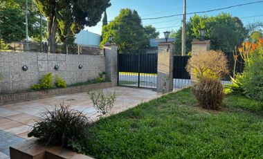 Casa 5 ambientes venta Alejandro Korn con
