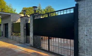 Casa 5 ambientes venta Alejandro Korn con