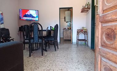 CASA 3 AMBIENTES VENTA LONGCHAMPS AMPLIO PATIO