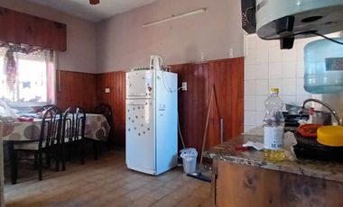 CASA 3 AMBIENTES VENTA LONGCHAMPS AMPLIO PATIO