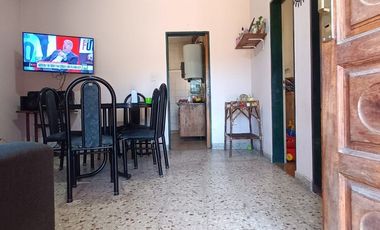 CASA 3 AMBIENTES VENTA LONGCHAMPS AMPLIO PATIO