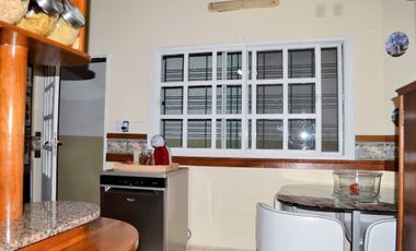 CASA EN VENTA 6 AMBIENTES LLAVALLOL- APTO CREDITO