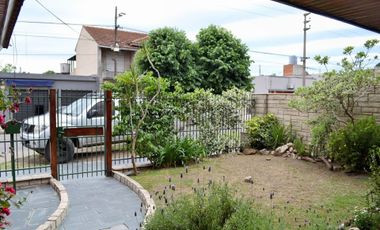 CASA EN VENTA 6 AMBIENTES LLAVALLOL- APTO CREDITO