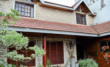 CASA EN VENTA 6 AMBIENTES LLAVALLOL- APTO CREDITO