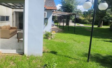 Casa 3 ambientes + Casa  de 2 amb para huespedes
