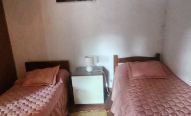 Casa 3 ambientes + Casa  de 2 amb para huespedes